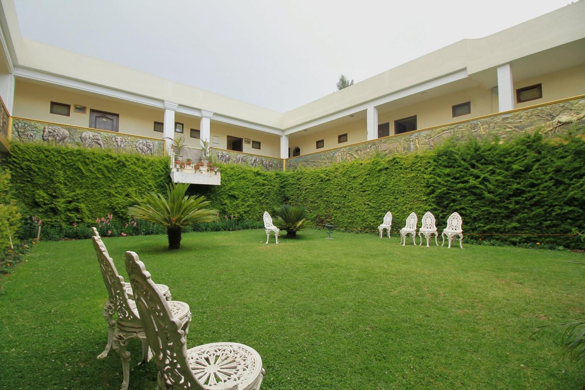 Flagship Hotel Gaylord Ooty Exterior photo